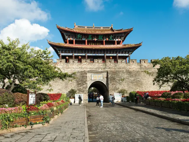 阿里札达土林 · A Li Zha Da Tu Lin — photo 1 of 1